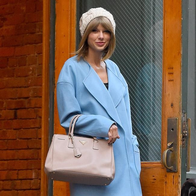 taylor swift prada bolsa