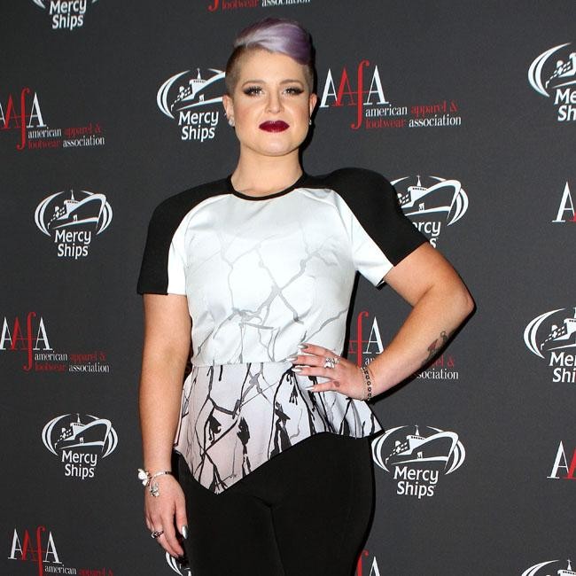 Kelly Osbourne: I still drink alcohol